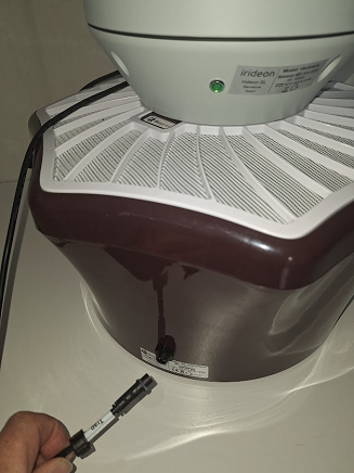 Figure 5 – Connecting the sensor trap cable to the trap