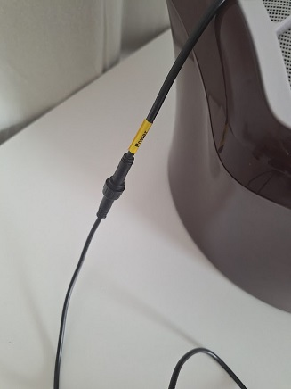 Figure 8 – Sensor power cable connected to the 12 VDC supply